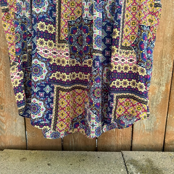 ZAC & RACHEL Women’s Blue Red Geometric Ruffle Short Sleeve Blouse Size XL - Picture 5 of 9